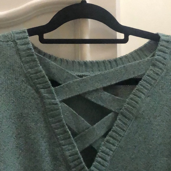 Green knit sweater - Picture 2 of 3